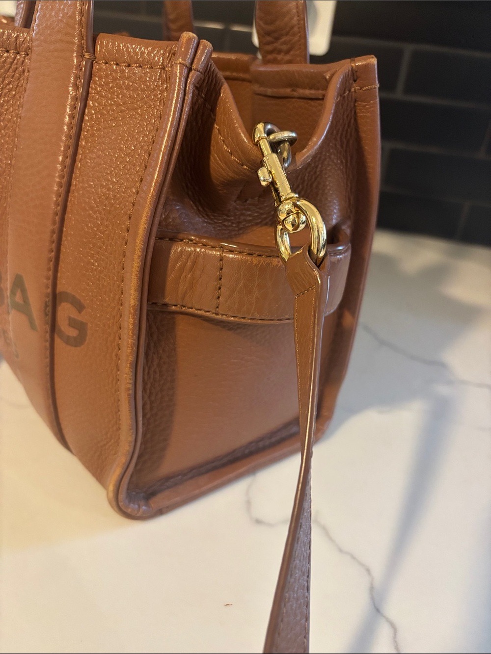 Marc Jacobs The Tote Bag in Chestnut Brown Leather - Picture 4 of 6